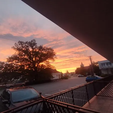 Maison De Veve * Michal na Ostrove